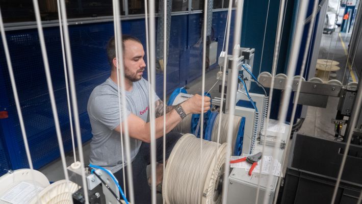 Einblicke in die Produktion am ungarischen Standort in Veszprém