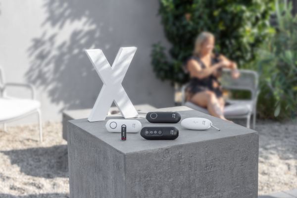 Die fünf BiteX-Modelle auf einem Sockel.