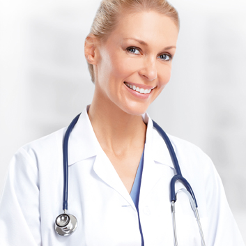 Medico in camice bianco 
